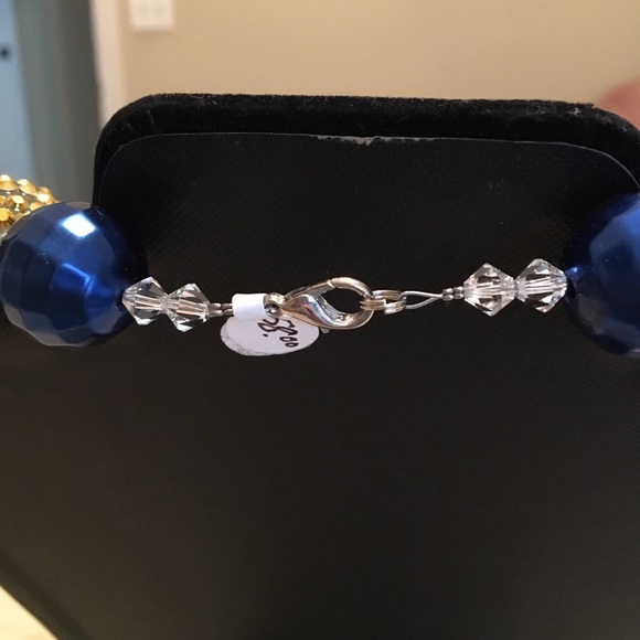 Very Bling KC Royals necklace - Picture 2 of 3